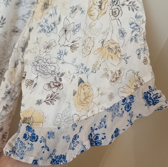 Democracy Size Large Peasant Top Stretchy Neck Floral Very Pretty!! 😱💗 - Picture 4 of 10